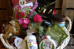 King-Arthur-Flour-Elmore-Mountain-Farm-High-Mowing-Gift-Basket